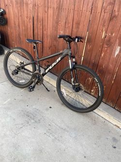 Fuji adventure 21 speed tires 27.5 like new
