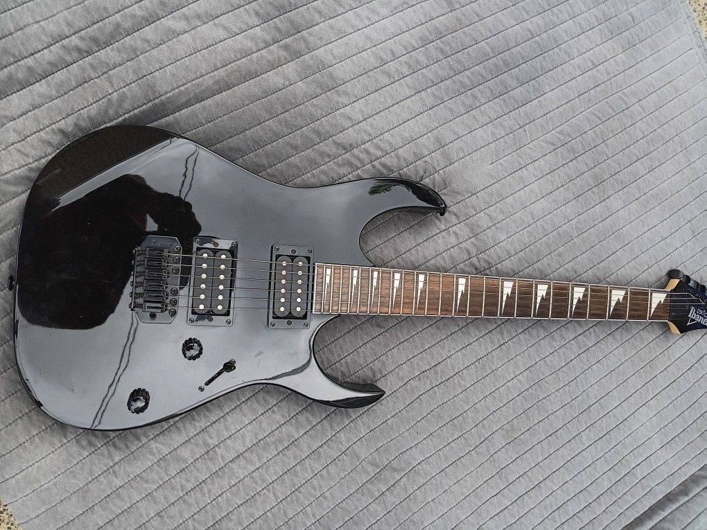 Guitar Electric Ibanez Gio Black Color Nice Guitar Bag.