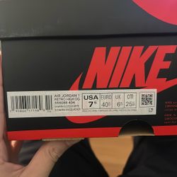 Air Jordan 1 Retro High OG 7.5 Men’s (Used)