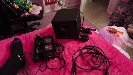 3-piece Insignia 2.1 computer speaker system