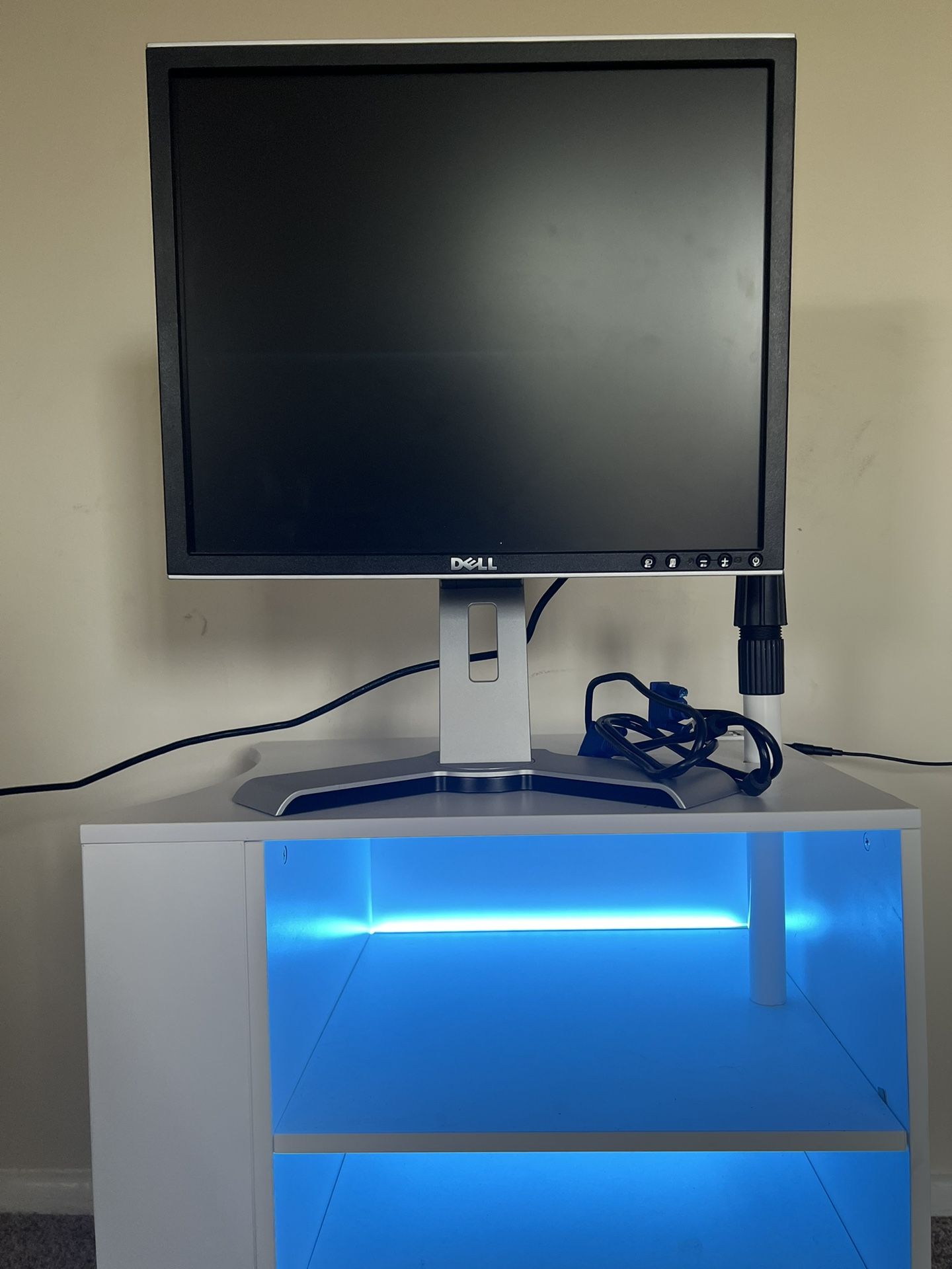 Dell 19-Inch LCD Monitor With Keyboard