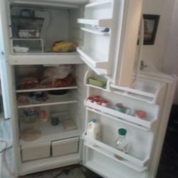 Refrigerator 