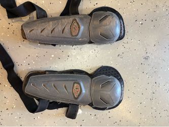 Troy Lee Designs knee/shin guards