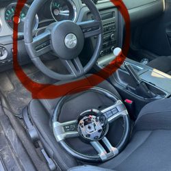 05-14 Mustang Steering Wheel