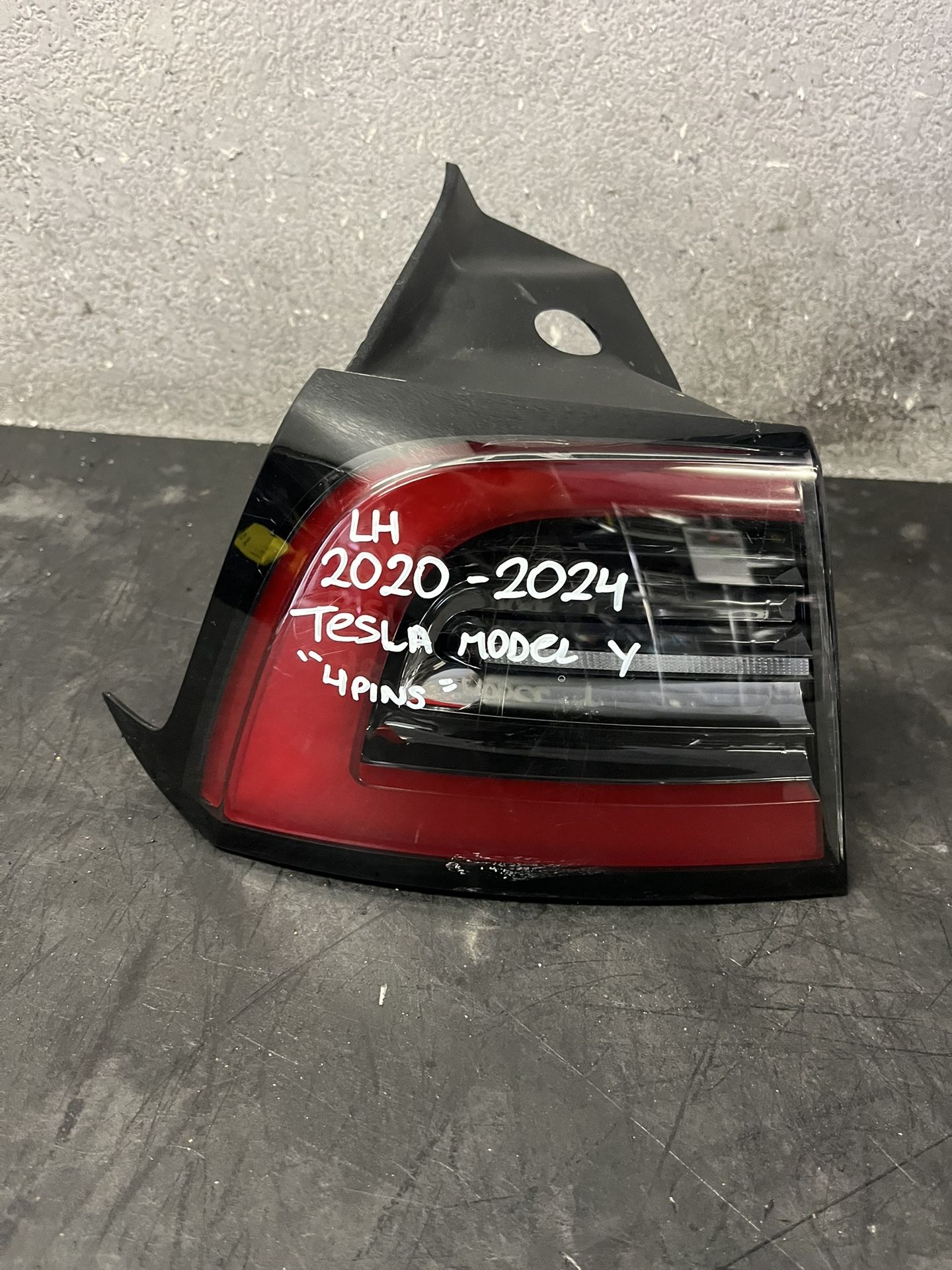 2020-2021-2022-2023-2024 TESLA MODEL Y LEFT TAIL LIGHT OEM USED