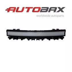 2022 2023 2024 RIVIAN R1T R1S FRONT CENTER HEADLIGHT BAR OEM USED PT00000466-N