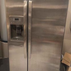 Brand New Ge Stainless Steel Refrigerator 