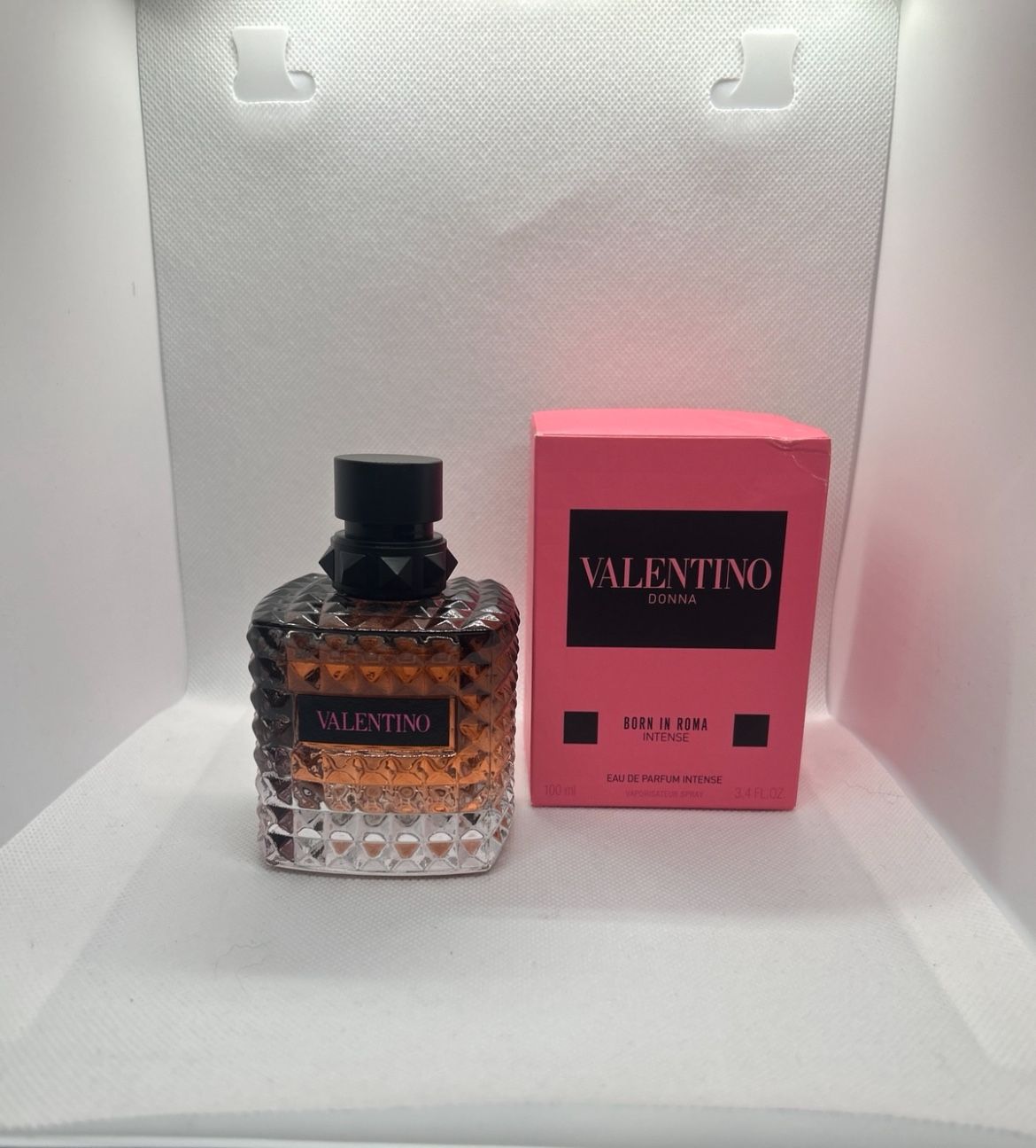 Valentino Donna Perfum Woman