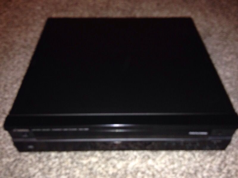 YAMAHA CDC-585 CD 5-DISC CHANGER3 - NEW CONDITION