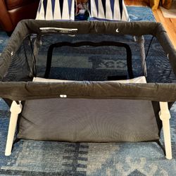 Guava Lotus Travel Crib