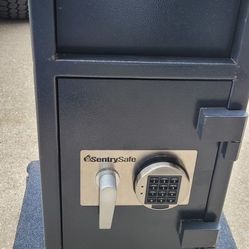 Sentry Safe Depositary Drop Or Mail Safe