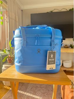 Hydro Flask Carry Out Soft Cooler (Bright Blue / New With Tags)