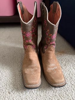 Women cowgirl boots