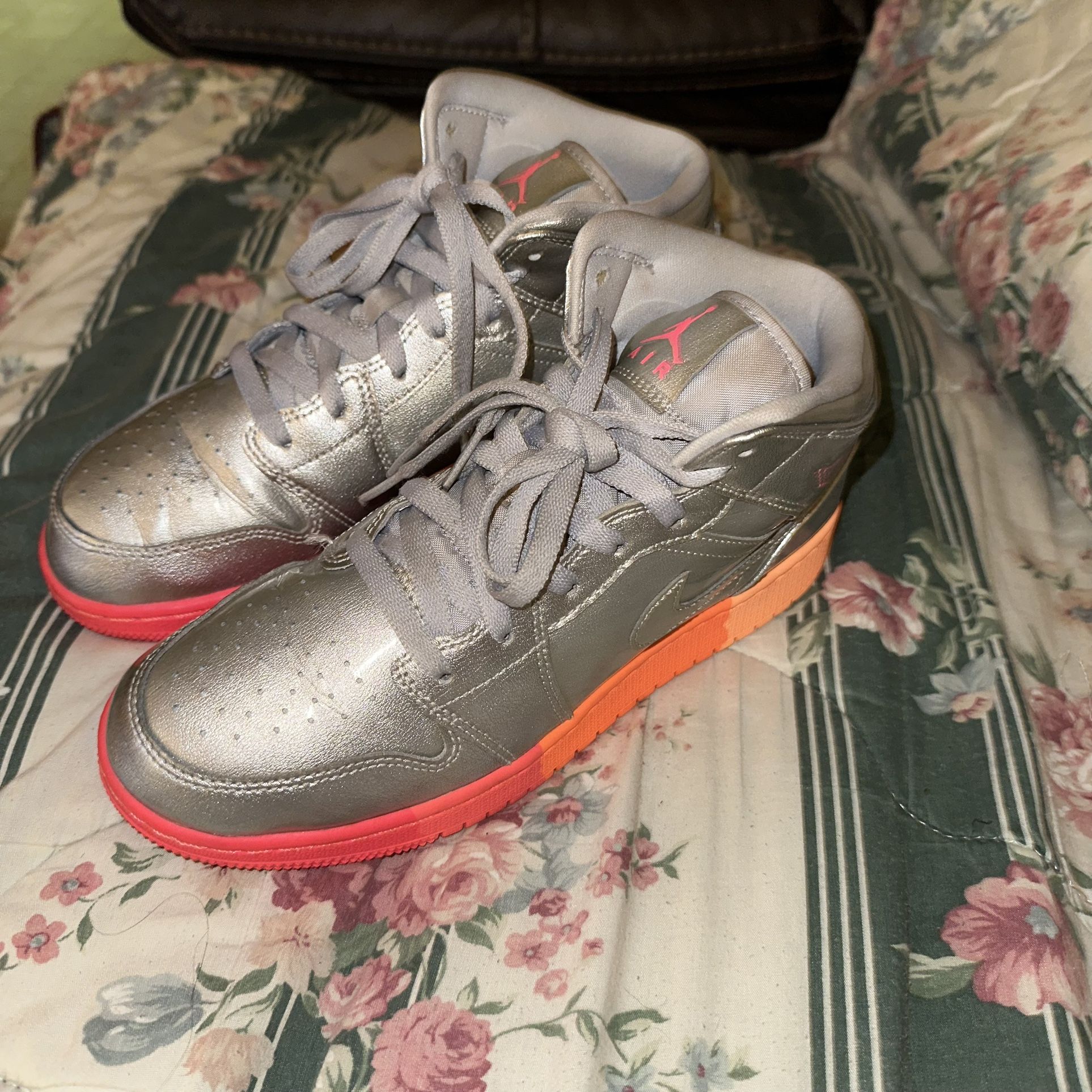Youth Size 7Y - Air Jordan 1 Mid “Metallic Silver Pink Crimson” Pre Owned