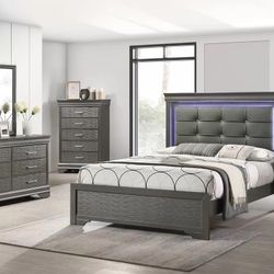 Brand New Elegant Led Queen Size Bedroom Set 