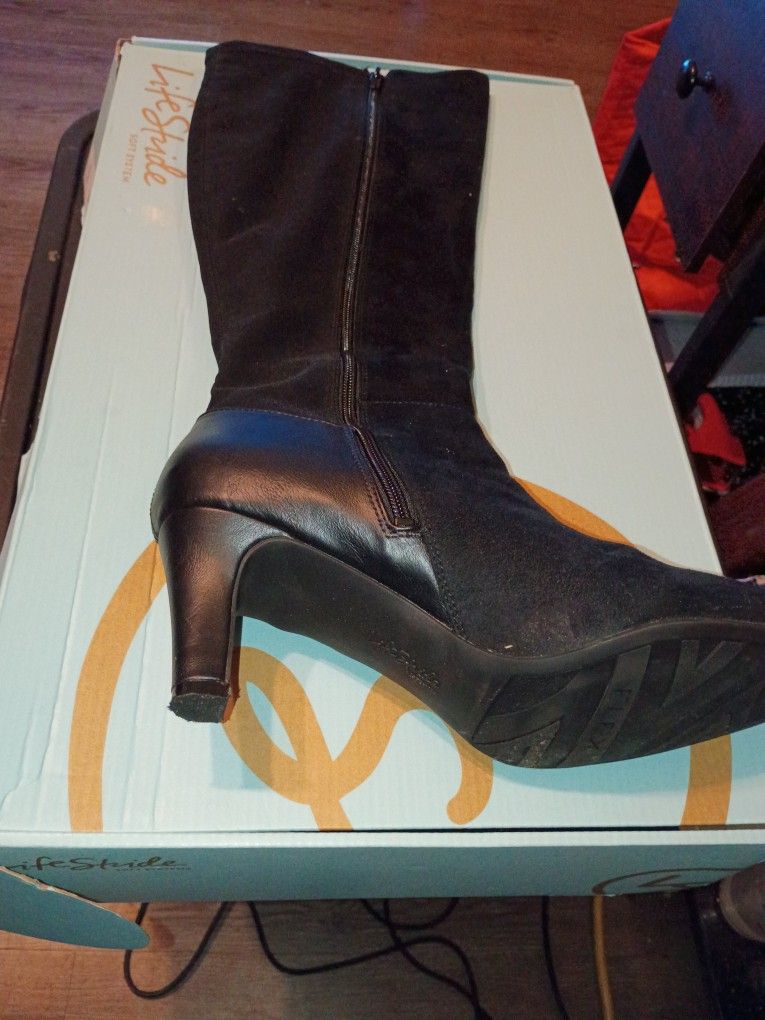 LIFE STRIDE GRACE. DOV ECO MICRO CF FAUX SUEDE TALL KNEE HIGH BOOTS