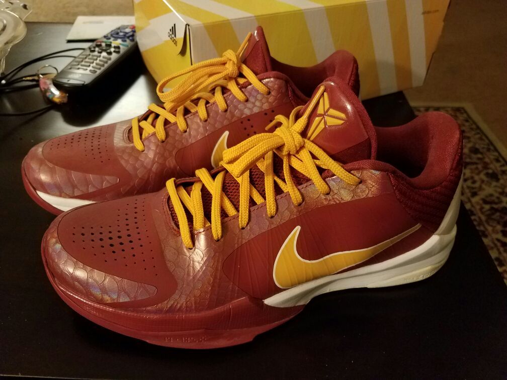Kobe 5 USC TROJANS sz 10