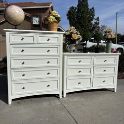 Bassett White Solid Wood Dresser Chest of Drawers Furniture Set Great Condition 