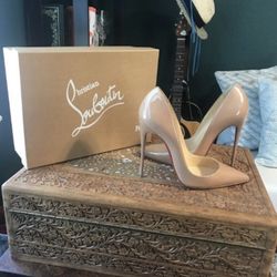 Louboutin So Kate Nude Pumps 