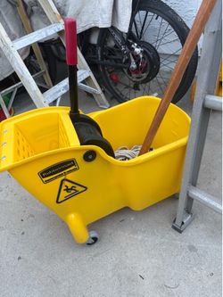 Mop, bucket