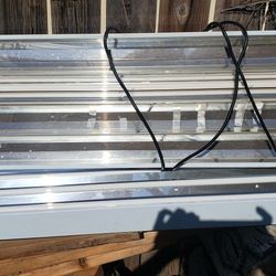 Hydrofarm T5 Light. 4ft x 4 Grow Lights 