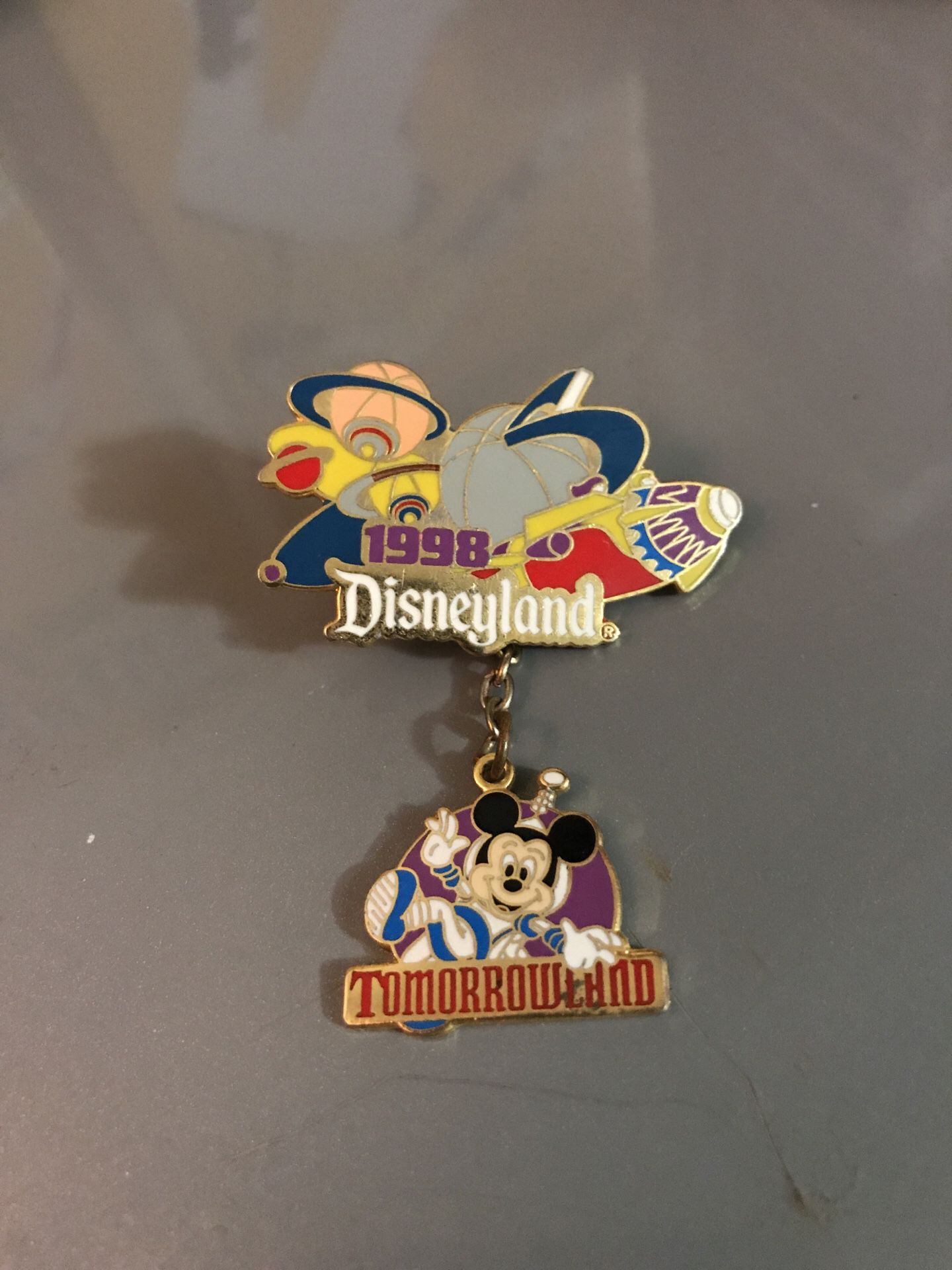 1998 Tomorrow land Disney pin