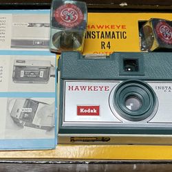 Kodak Instamatic Hawkeye R4 Camera With Cube Flash 