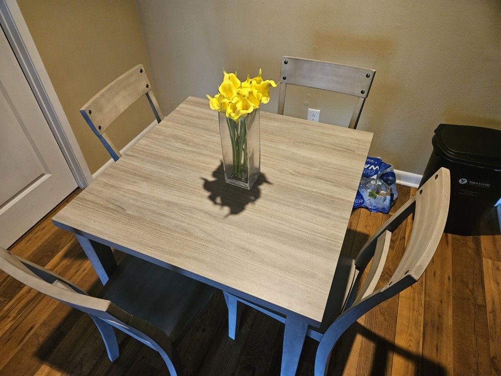 Grey Dining Room Table And Chairs