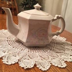 Elegant Vintage English Tea Pot