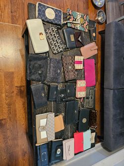 Lot of wallets . Make offer.