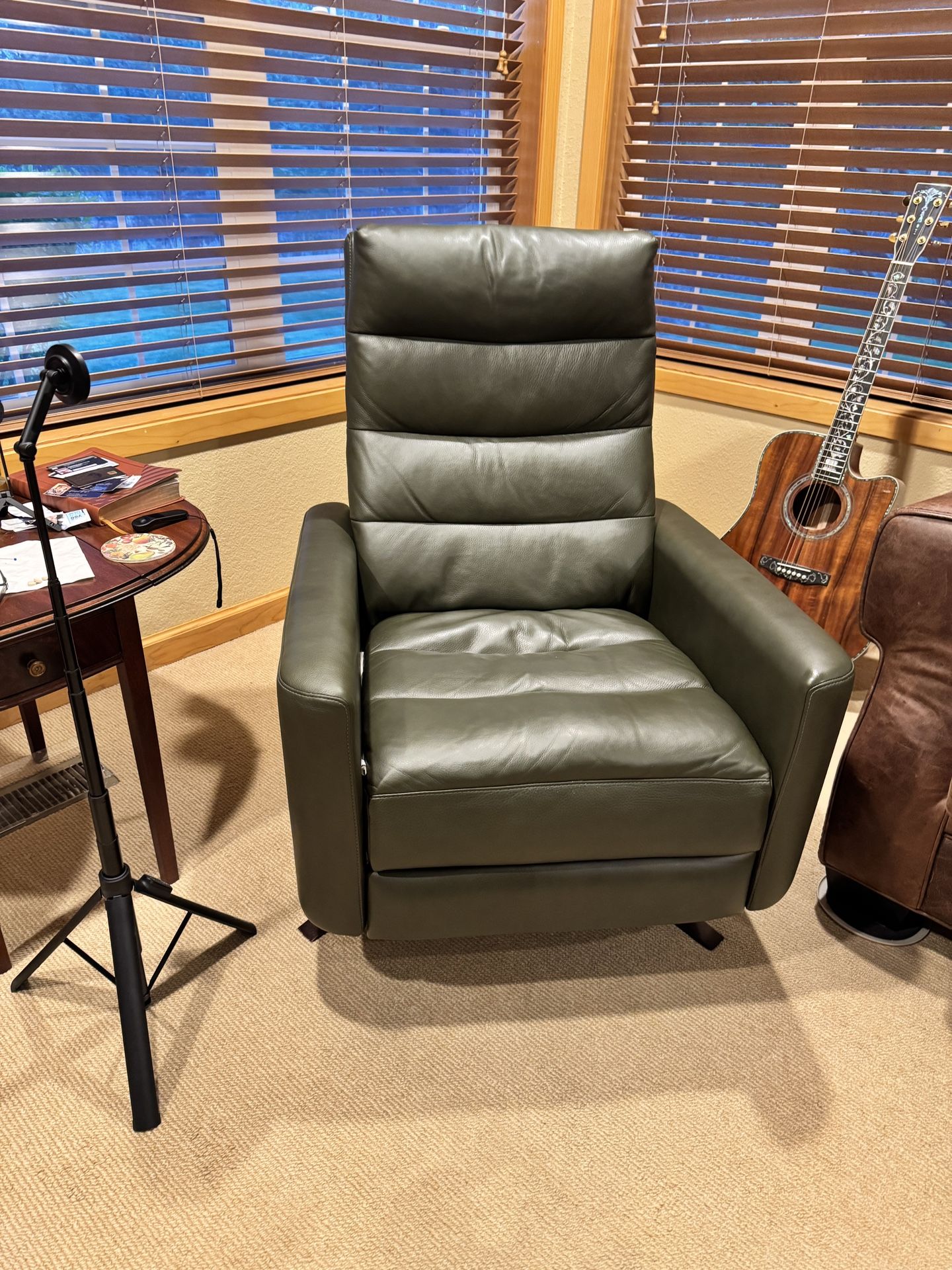 Leather Chair Like New