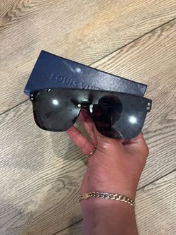 £V Glasses