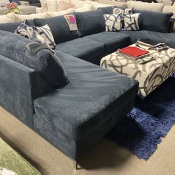 Beautiful Sectional! $1999! Last One! ☎️🩷🚨 