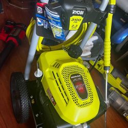 PRESSURE WASHER RYOBI 3100 PSI 2.3 GPM HONDA ENGINE  Cold Water Gas Pressure Washer with Honda GCV167 Engine