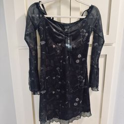 Black floral mesh dress with long sleeves #goth #festival