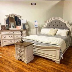 Realyn Chipped White Panel Bedroom Set 📌 İn Stock,  Fast Delivery 