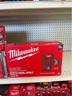 Milwaukee M12 Cordless Cable Stapler (2448-20) – Tool Only