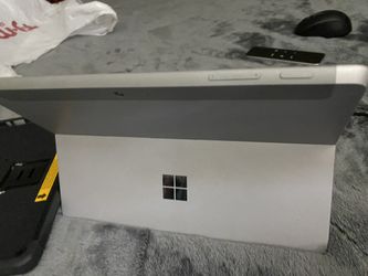 Microsoft Surface Go