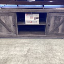 Wynnlow Tv Stand 