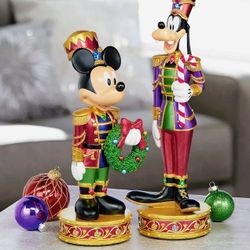 Mickey N Pluto Nutcrackers w/lights and music
