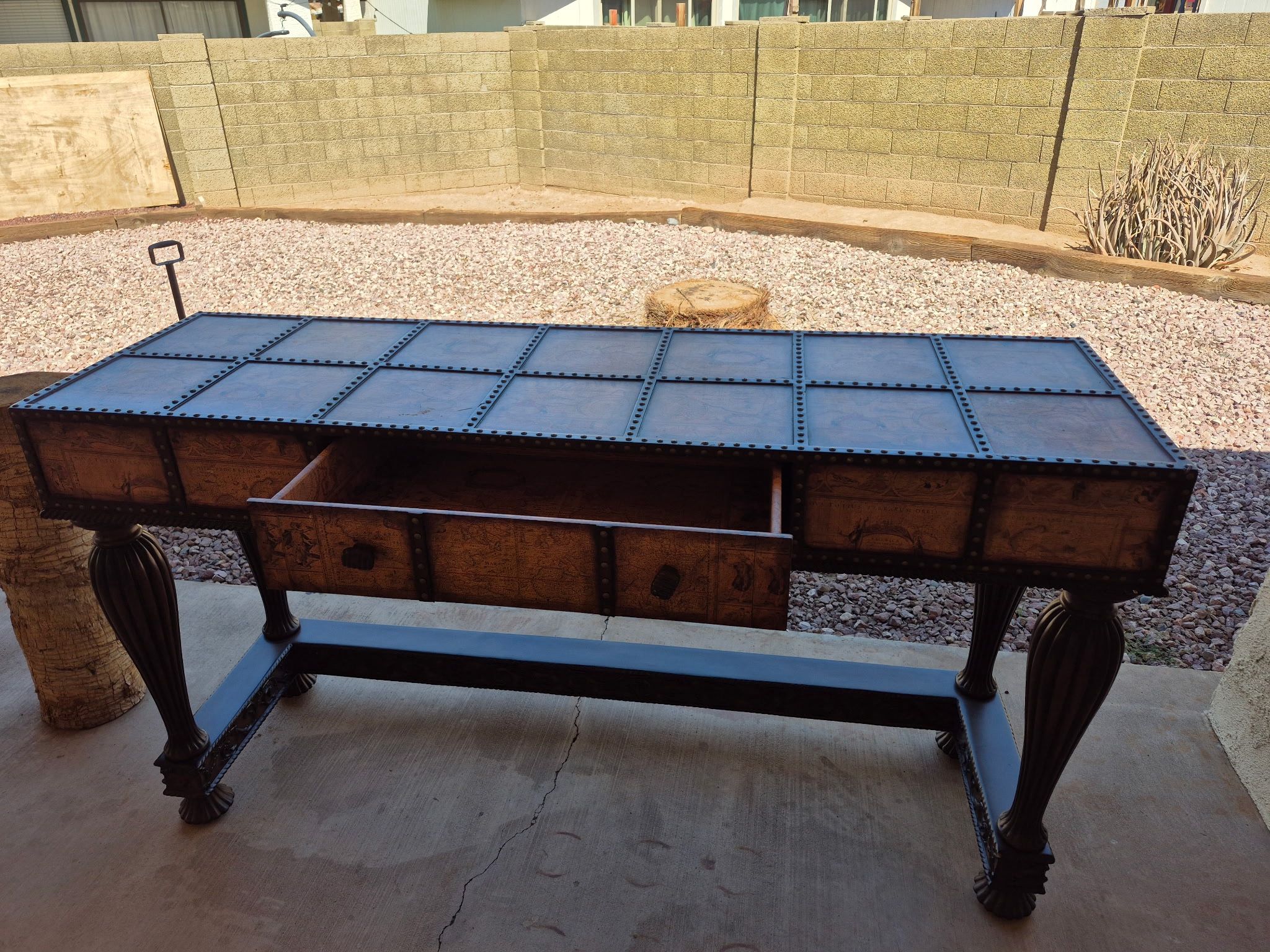 Accent/sofa Table