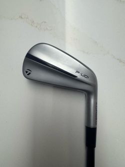 Taylor Made 2 iron P -UDI 17* new stiff