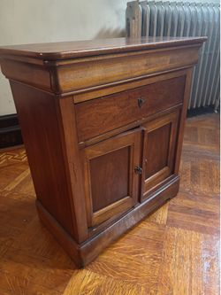 National Mt Airy mahogany nightstand