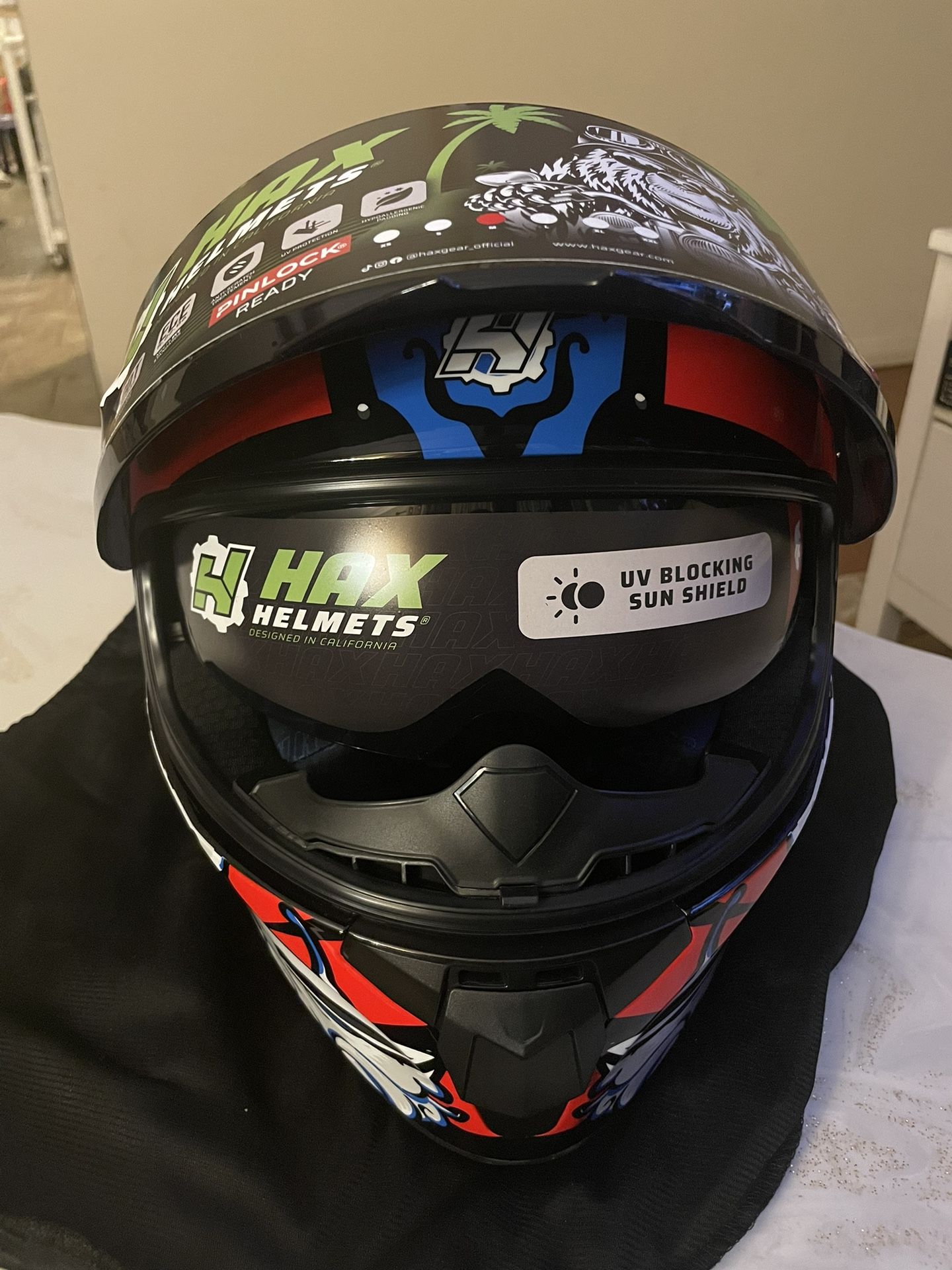 HAX Obsidian Full Face Dual Visor Adult Motorcycle Helmet DOT Approved size M