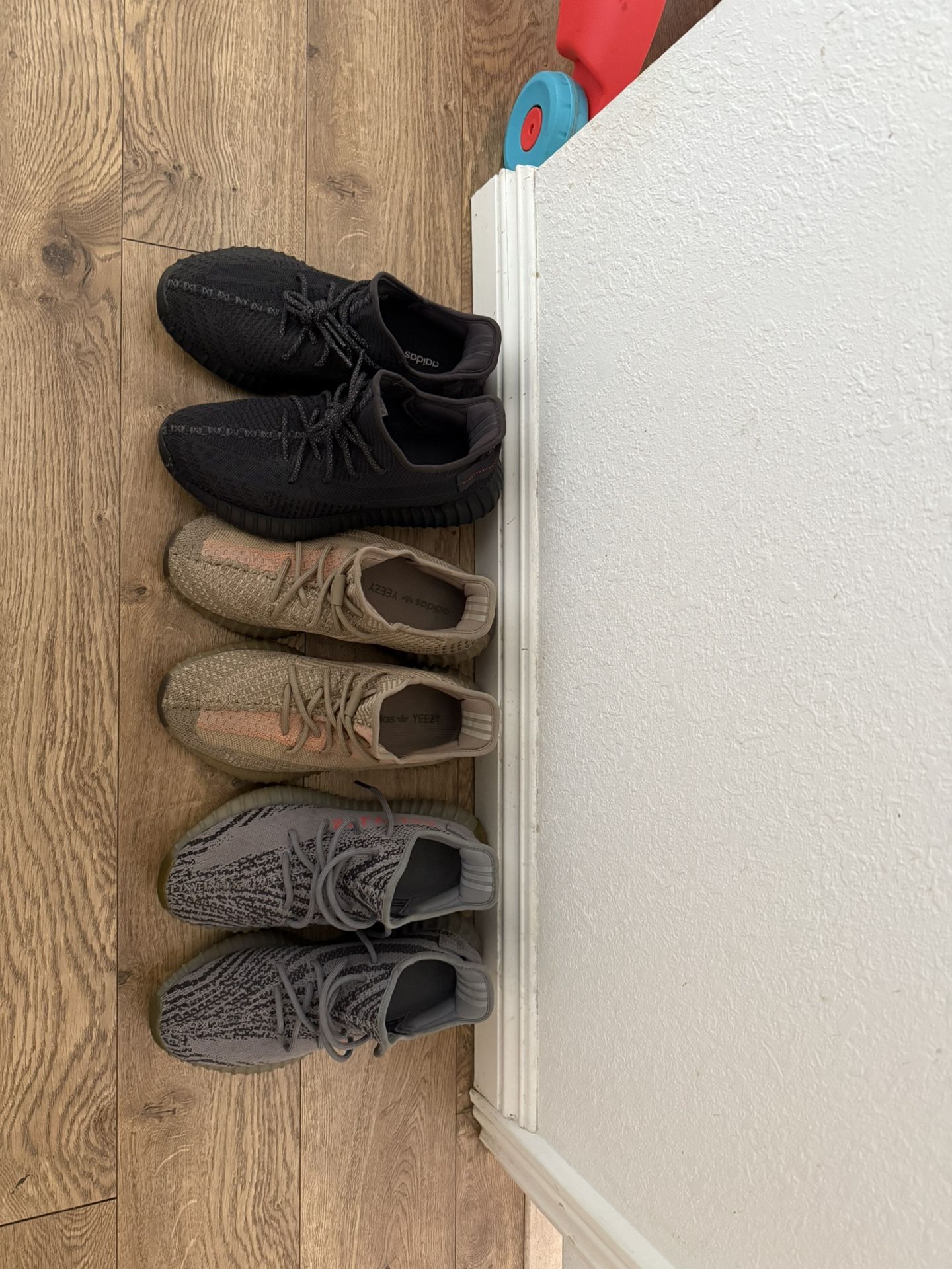 Yeezy 350 Boost V2 Size 9 Used