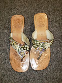 Ladies size 6 shoes