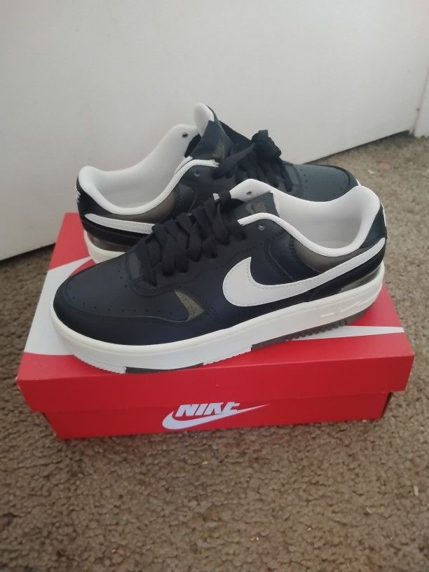 Women's Nike Shoes