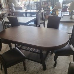 Brand New Floorsample Table Set