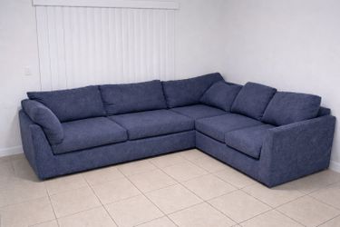 KEVIN CHARLES SECTIONAL SOFA – LARGE, COMFORTABLE, GOOD CONDITION