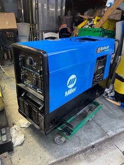 Miller Bobcat 225NT Gas Powered Welder and Generator Combo with 16HP Onan asking $3000 Firm Okeechobee Tested and Works good. Welds and outlets work